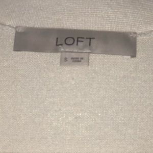 The Loft lightweight cream-colored sweater with pockets. Never worn, no tags.